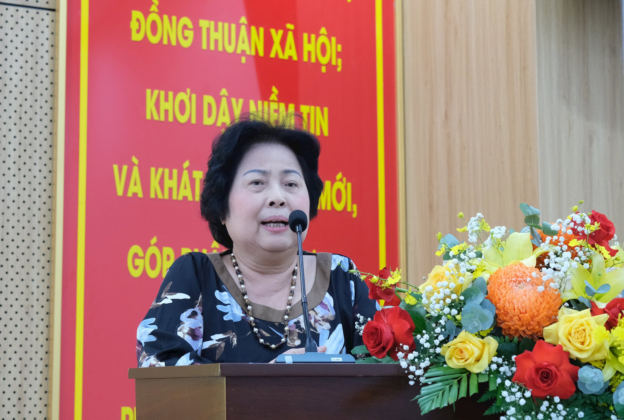 bà Trương Tuyết Nhung, Trưởng Ban vận động Quỹ Bầu ơi chia sẻ