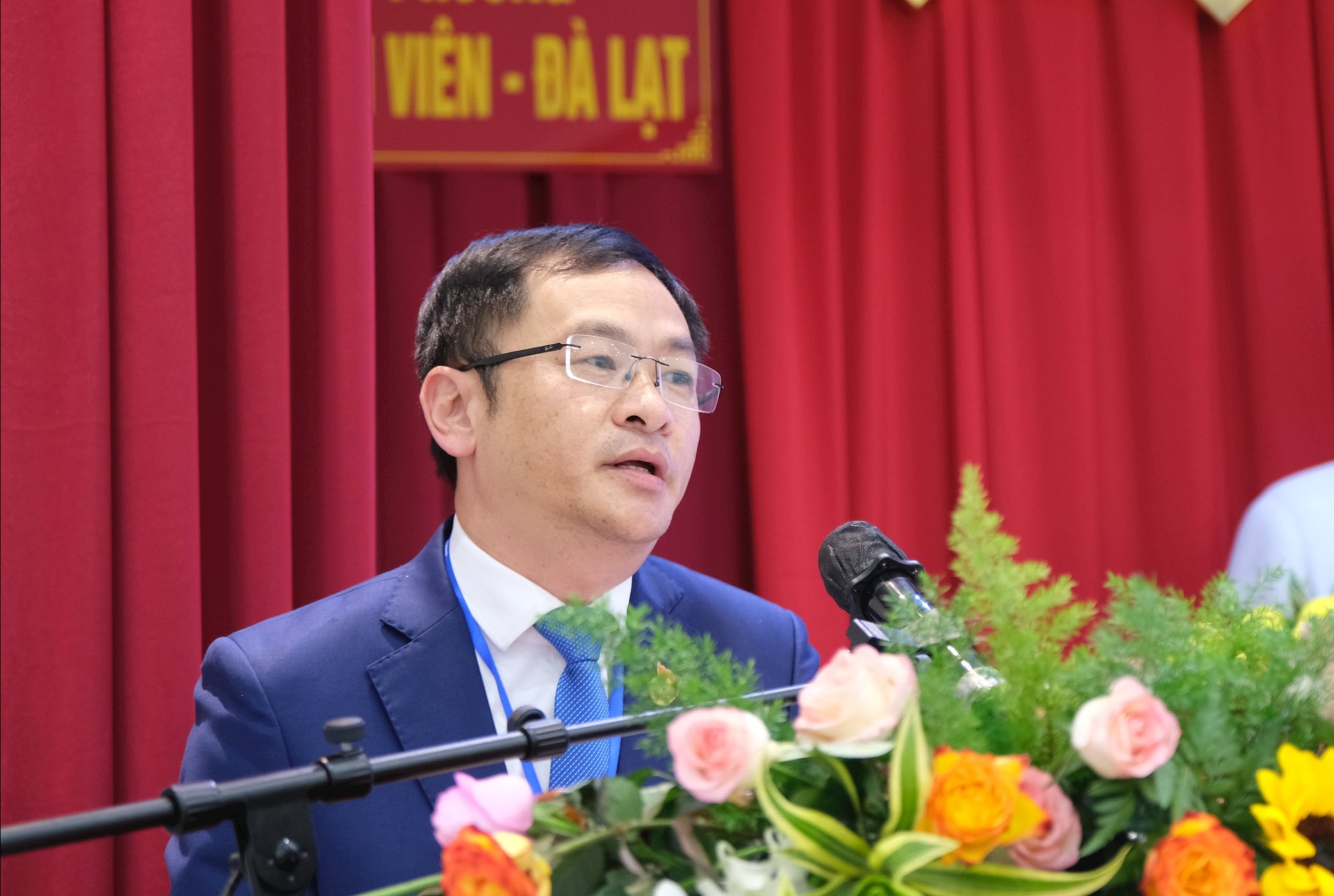 Partijsecretaris Dang Quang Tu hield een toespraak op het congres