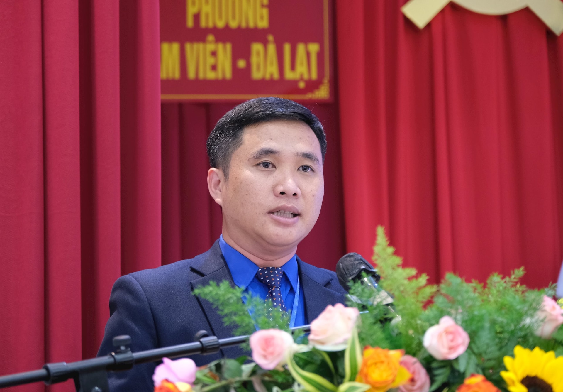 De secretaris van de provinciale jeugdbond, Truong Minh Quang, hield een toespraak op het congres