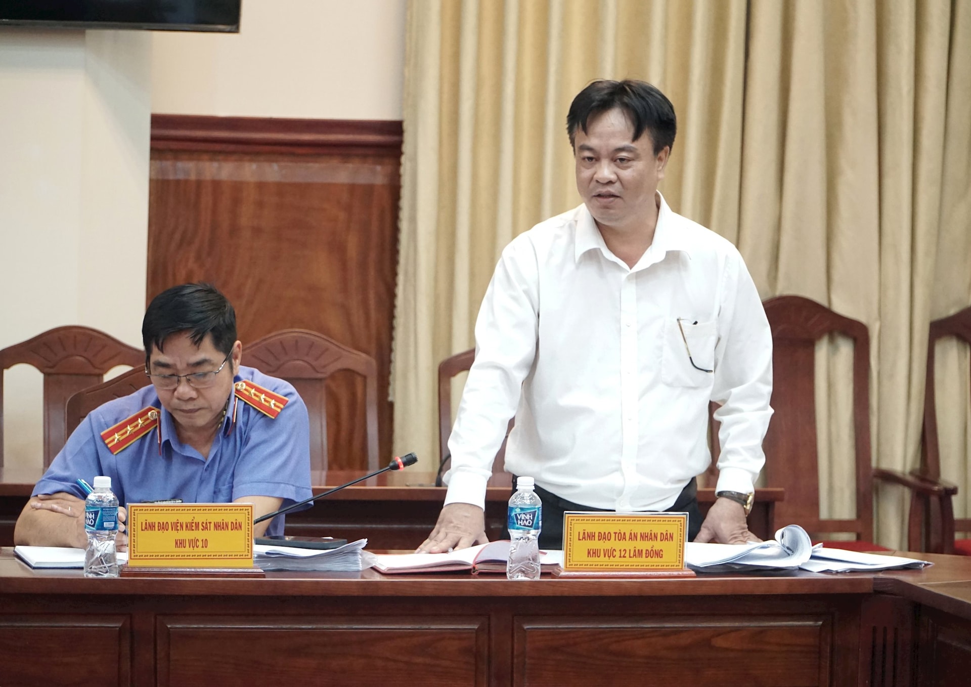 ผู้นำศาลประชาชนภาค 12 กล่าวปราศรัยในการประชุม