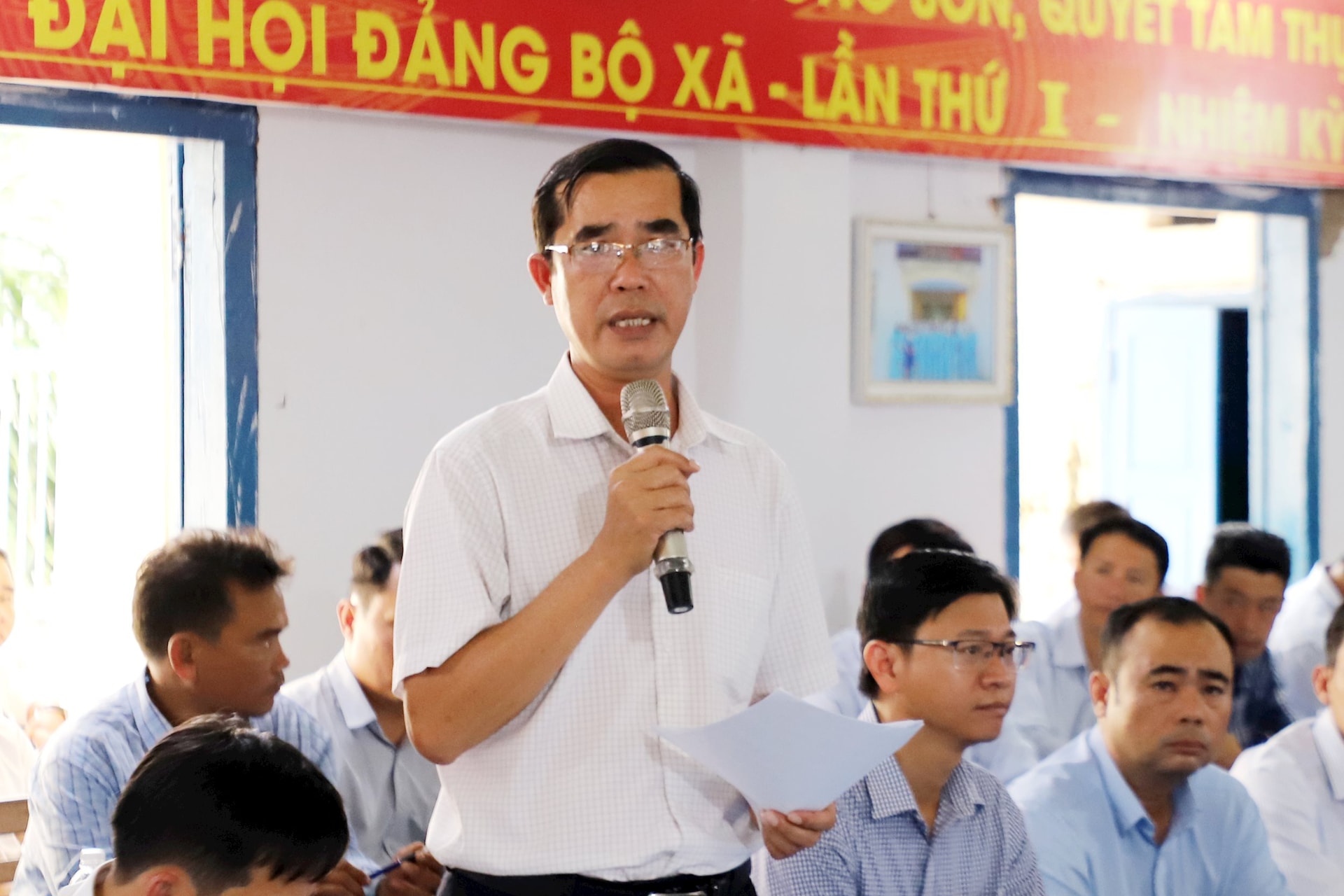 A Luong Son Község Népi Bizottságának vezetői a helyszín megtisztításának összehangolását javasolták.