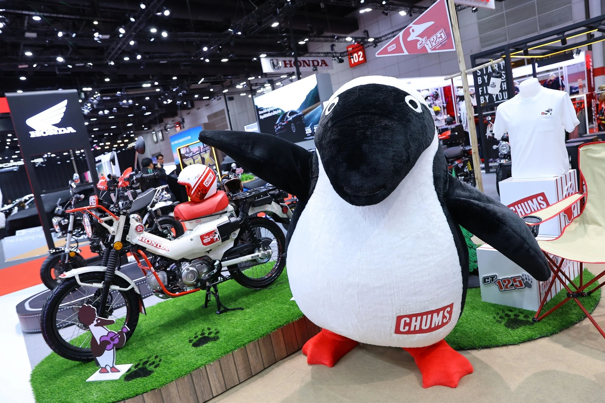 Phu kien do: baga, op tay Barkbusters, khung bao ve gam tren Honda CT125 Chums