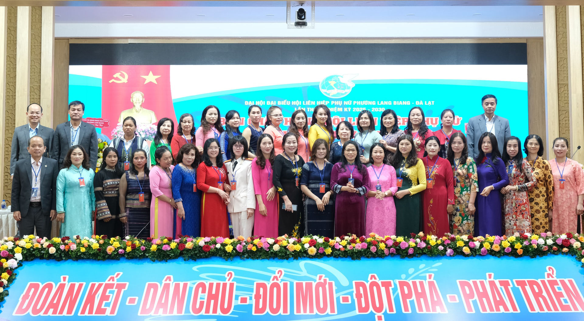 ban-chap-hanh-nhiem-ky-moi-ra-mat-dai-hoi(1).jpg
