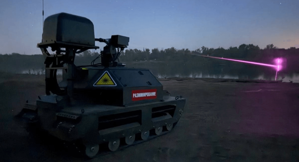 Hệ thống laser của Nga gắn trên robot mặt đất