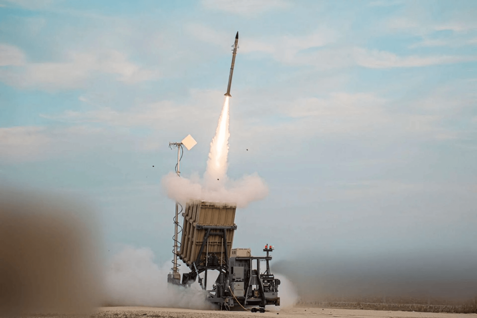 Tổ hợp phòng không Iron Dome và tên lửa Tamir
