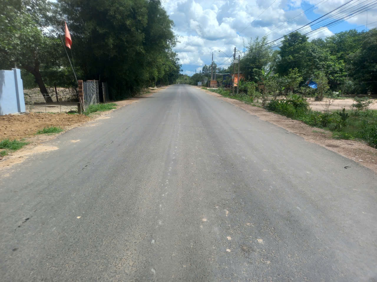 đường bà tá - Trà Tân