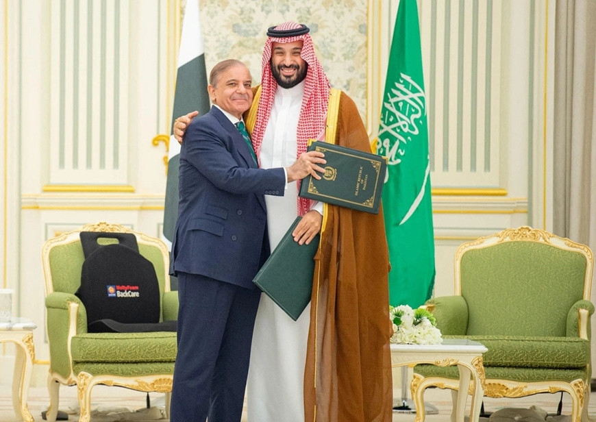 Lãnh đạo Saudi Arabia và Pakistan ký hiệp ước phòng thủ tại Riyadh, 17-9