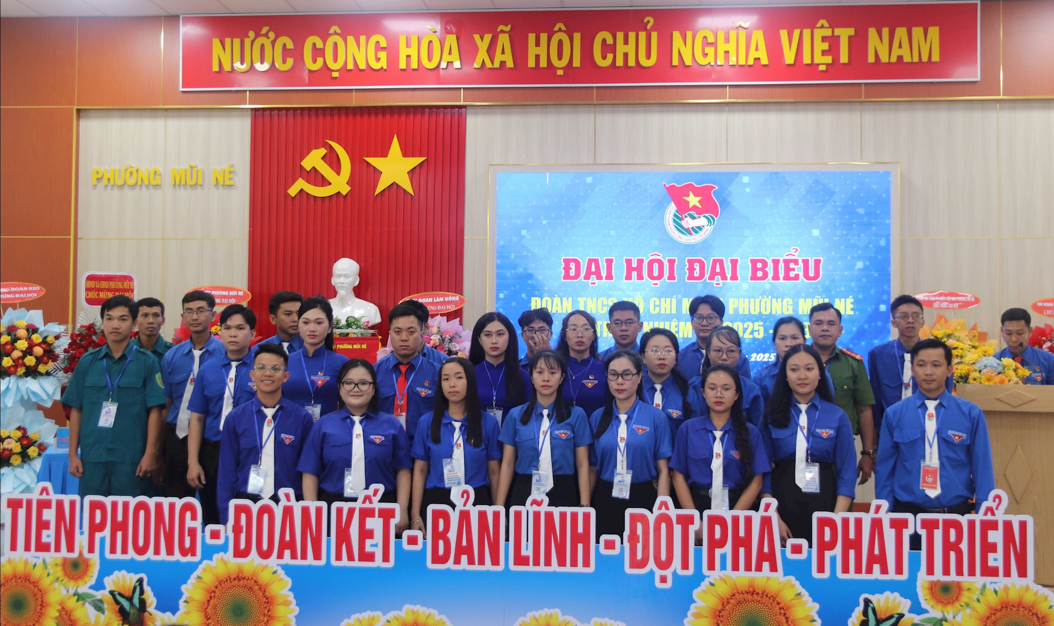 1. Ban Chấp hành, Ban Thường vụ Đoàn phường Mũi Né nhiệm kỳ 2025 2030 ra mắt Đại hội