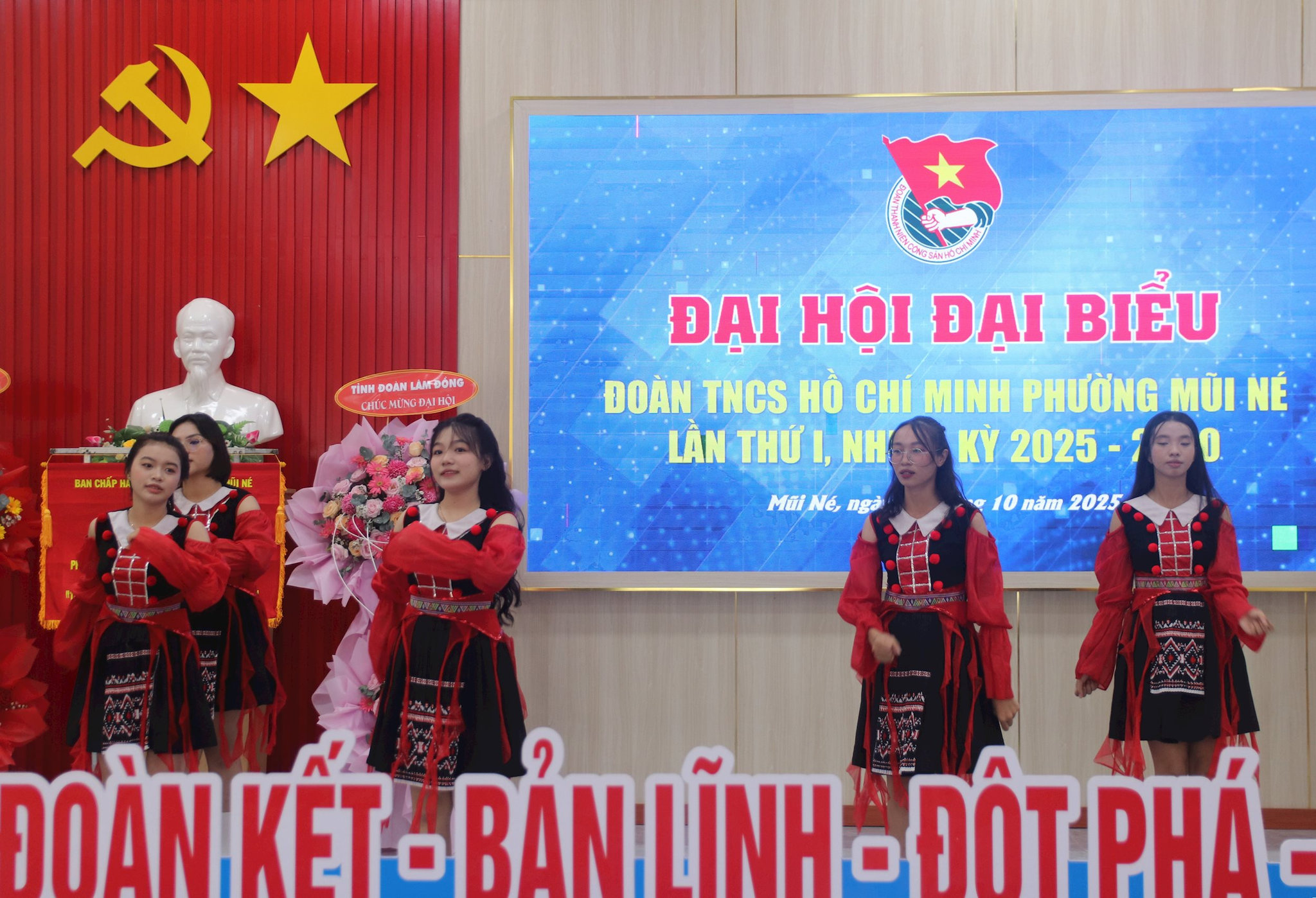 Chương trình văn nghệ chào mừng Đại hội Đoàn Thanh niên phường Mũi Né nhiệm kỳ I