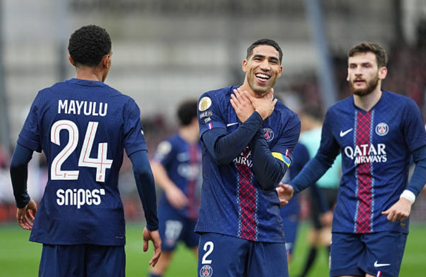 Hakimi đưa PSG trở lại ngôi đầu.