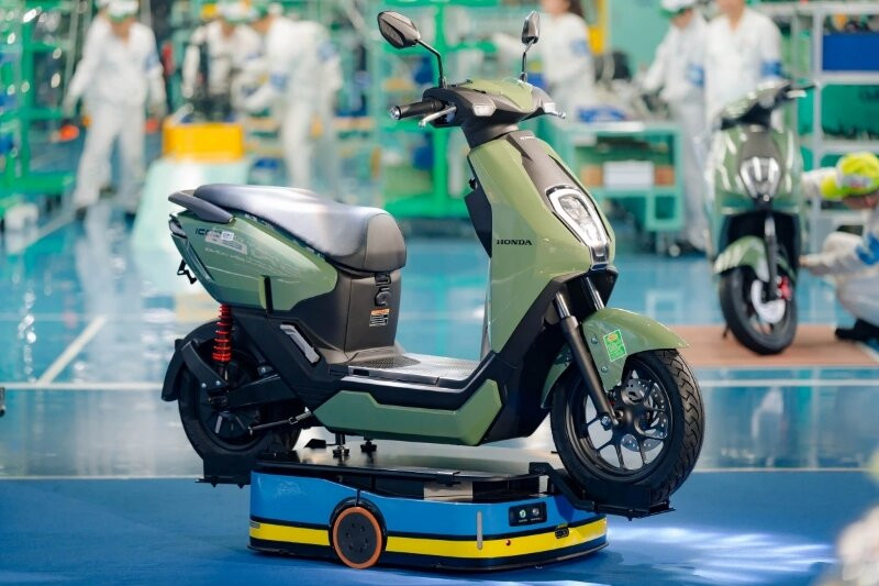 Honda, VinFast, Yamaha và Yadea đua nhau tung khuyến mãi 