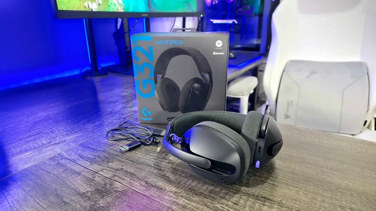 Tai nghe Logitech G321 LIGHTSPEED với thiết kế hiện đại và earcup vải