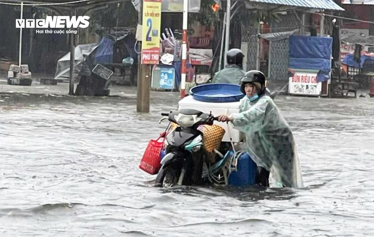 Dự báo thời tiết ngày 28/10, miền Trung tiếp tục mưa lớn. (Ảnh minh họa: Minh Minh)