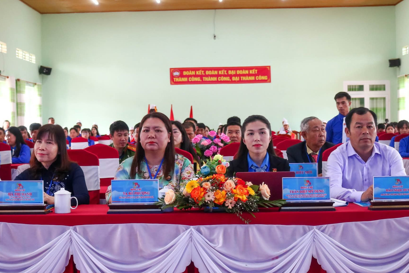 Các đại biểu dự Đại hội