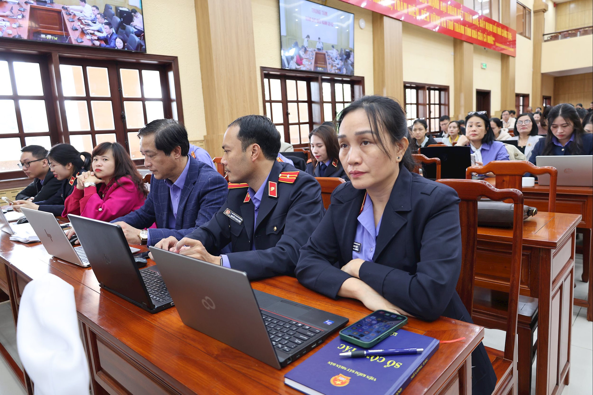 Đại biểu tham dự tại điểm cầu Hội trường Dubaicasino88.bio