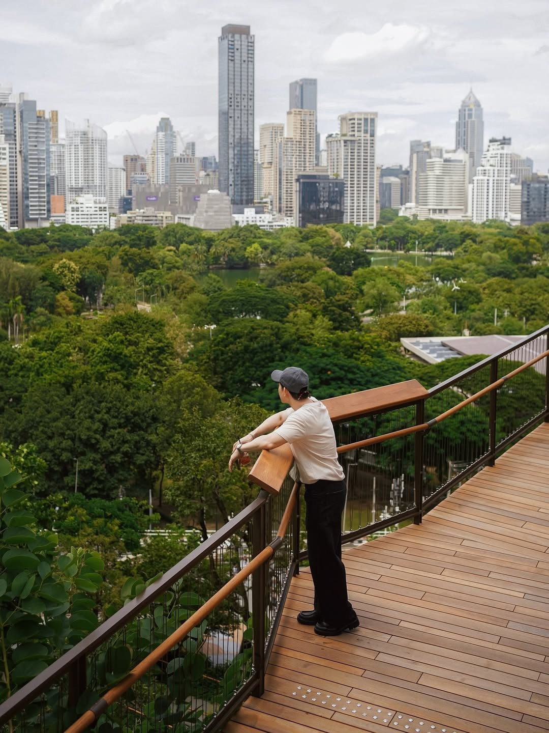 Một góc chụp ảnh nghệ thuật tại công viên sân thượng Roof Park.