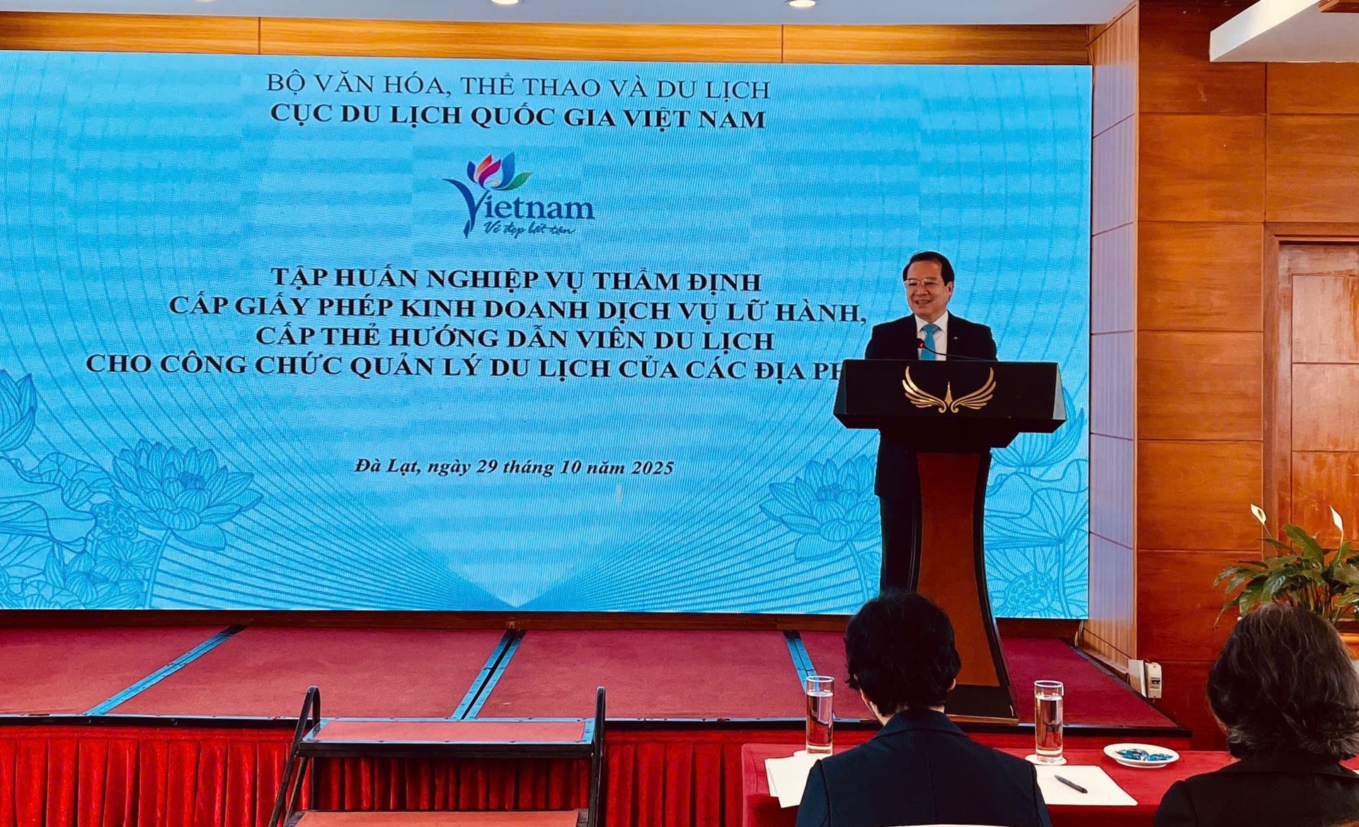 Herr Ha Van Sieu, biträdande direktör för den nationella turistförvaltningen, betonade vikten av utbildningskursen.