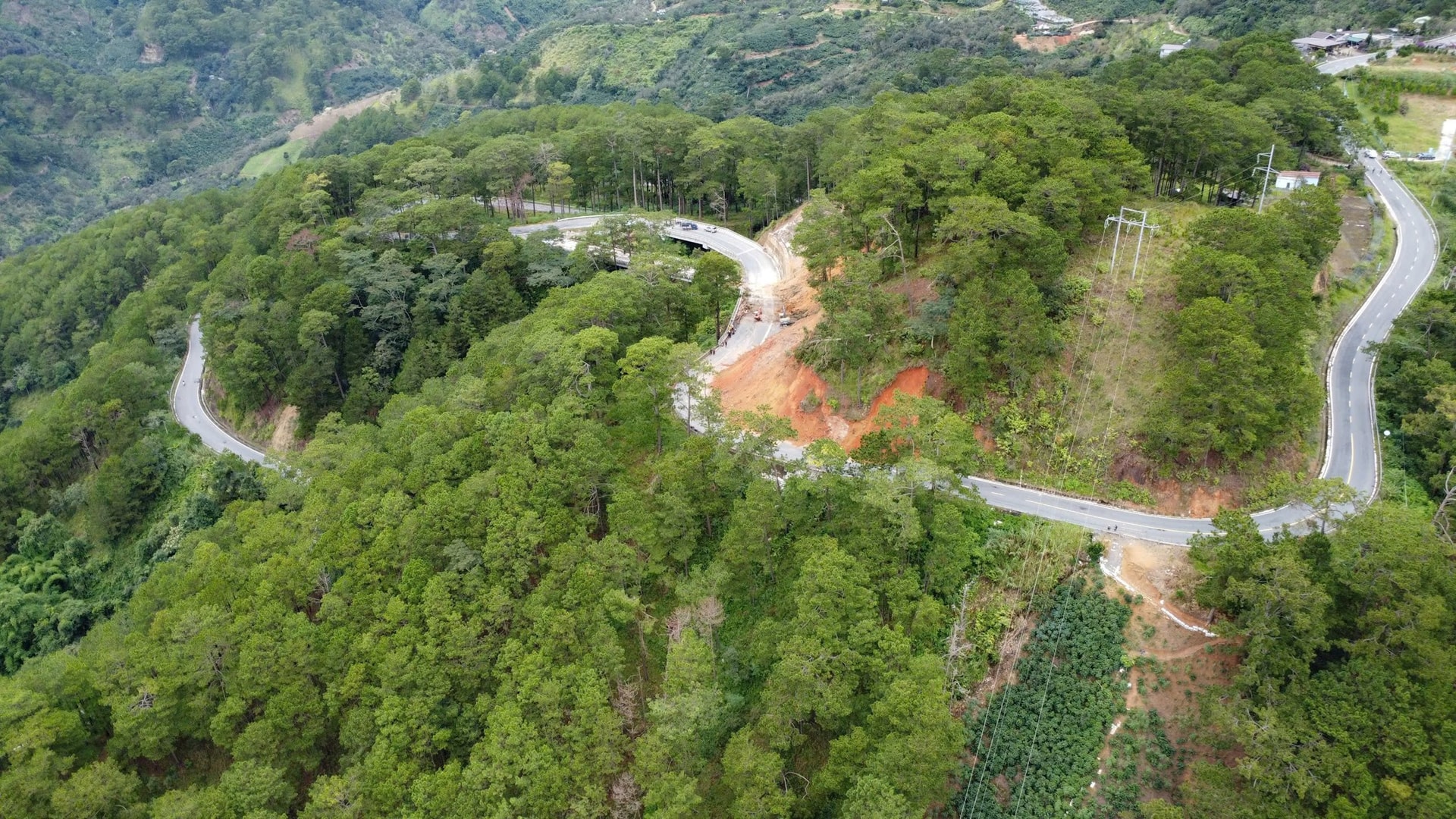 Landslide location at DRan Pass seen from above