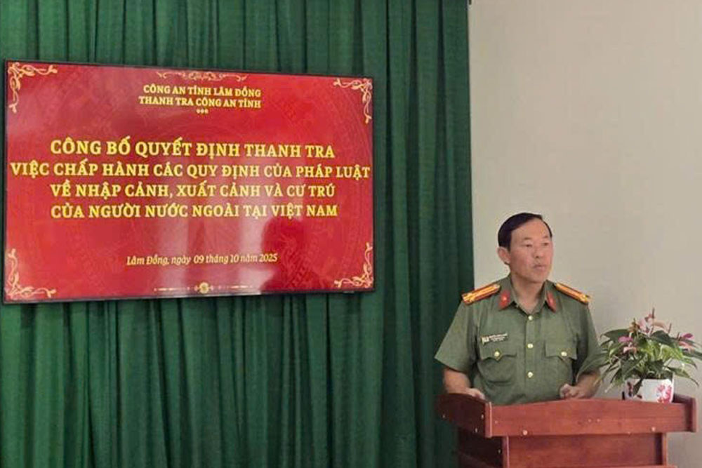 dong-chi-thuong-ta-nguyen-cong-long-pho-chanh-thanh-tra-cong-an-tinh-phat-bieu-tai-buoi-cong-bo-quyet-dinh-thanh-tra.jpg