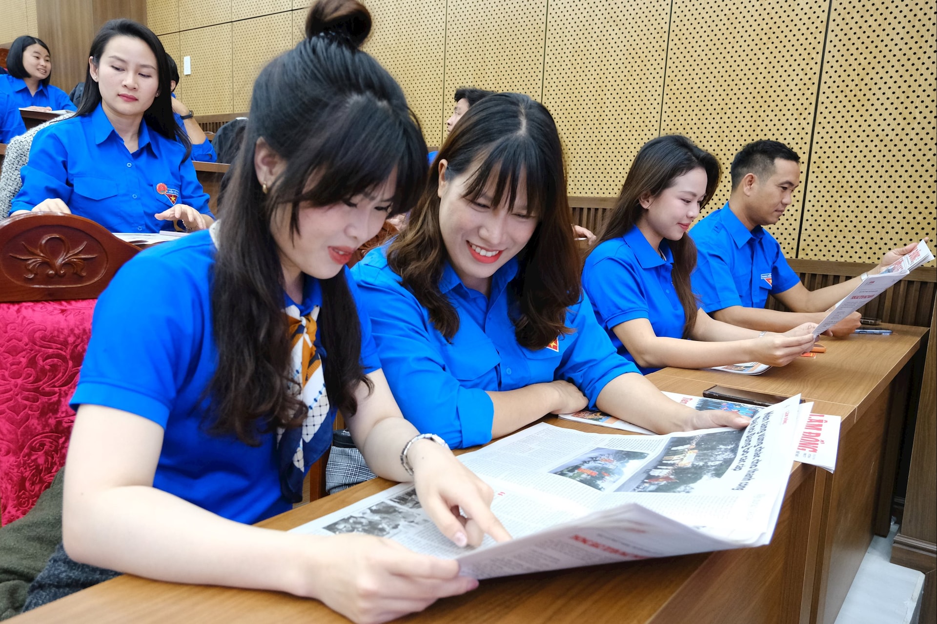 Đọc báo Đảng, một nét đẹp trong văn hóa chính trị của đoàn viên, thanh niên khối Đảng