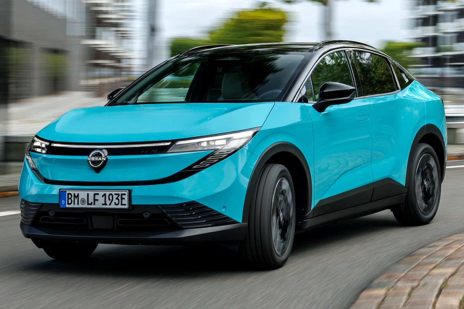 Nissan Leaf là một trong những mẫu xe điện phổ biến nhất của hãng và có thể được trang bị công nghệ pin mới trong tương lai.