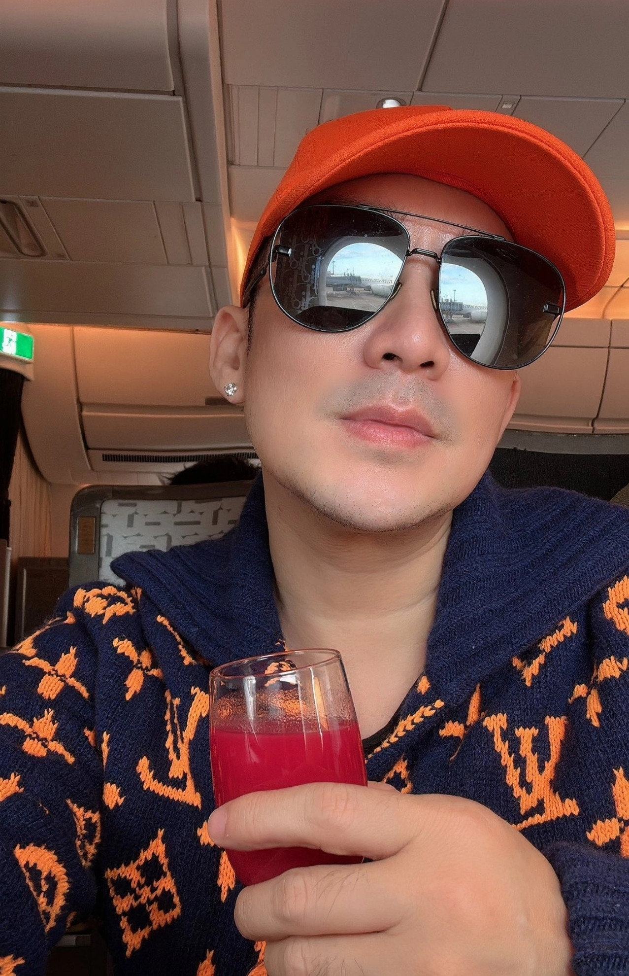 Ca sĩ Quang Hà tất bật chạy show dịp cuối năm.