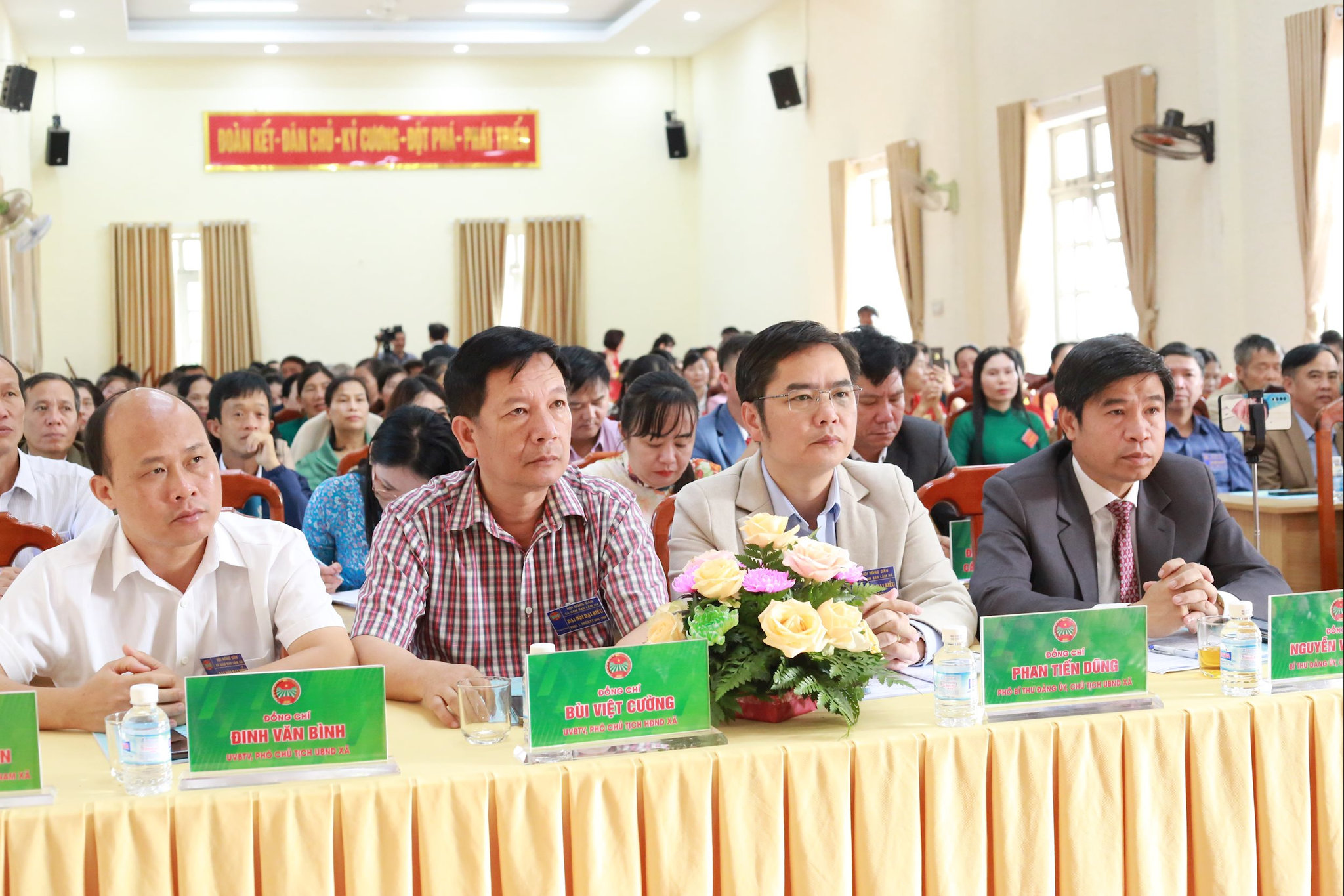 Lãnh đạo xã Nam Ban Lâm Hà dự Đại hội
