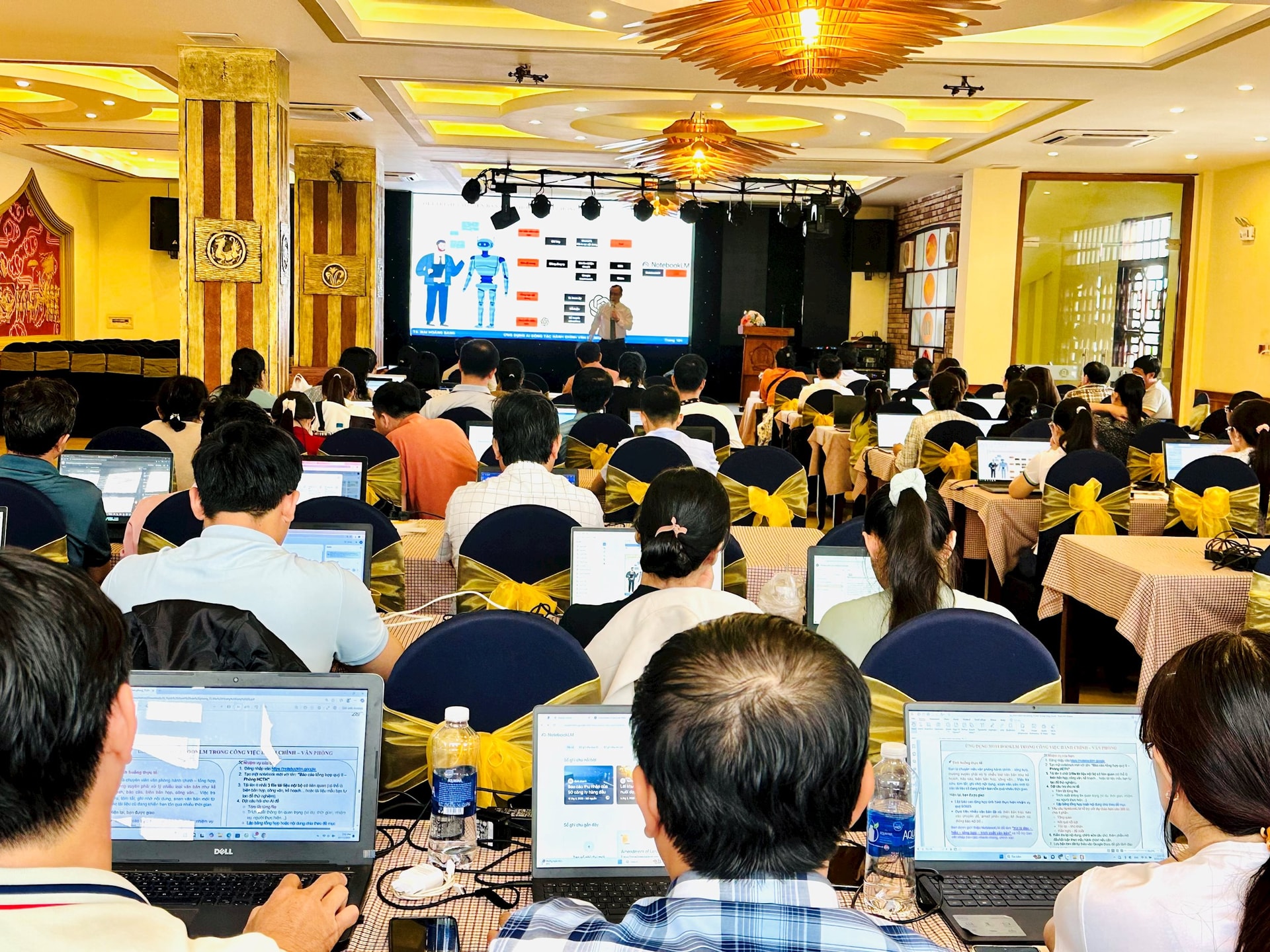 Học viên thực hành