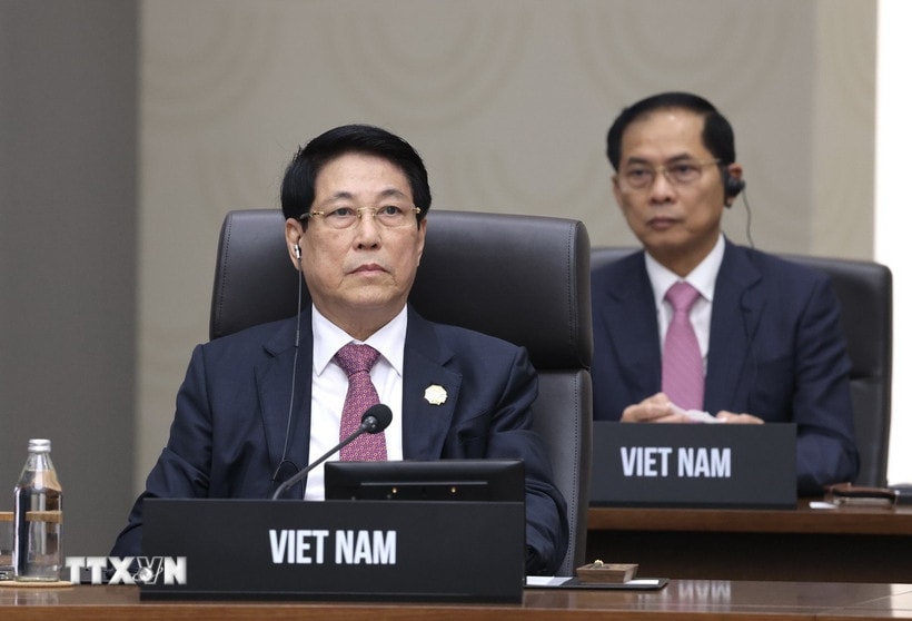 Chủ tịch nước Lương Cường dự Phiên họp thứ 2 Hội nghị Cấp cao APEC lần thứ 32 . (Ảnh: Lâm Khánh/TTXVN)