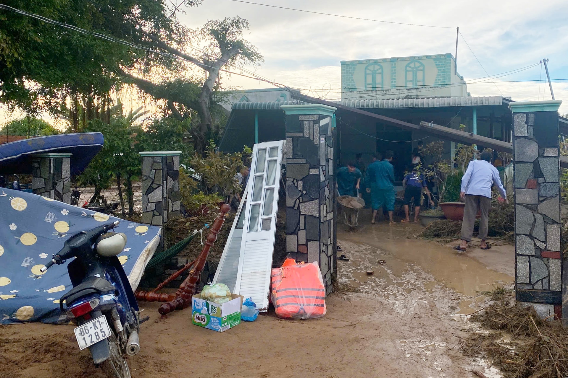 Tuy Phong commune residents overcome flood damage