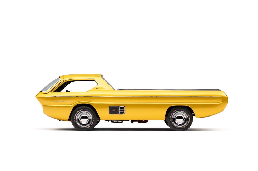 Dodge Deora, một trong những chiếc xe trưng bày dễ nhận biết nhất từng được chế tạo.