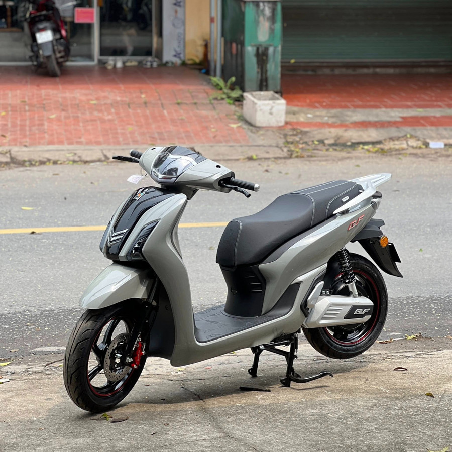 glo-xe-dien-moi-thiet-ke-nhu-honda-sh-1.jpg