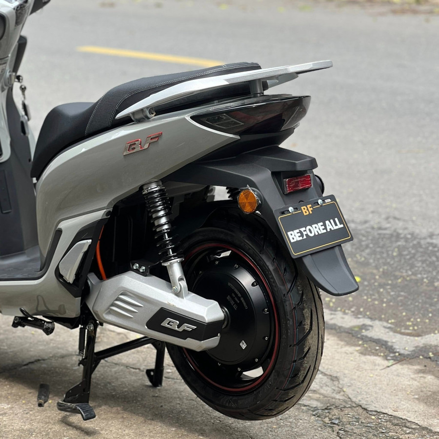 glo-xe-dien-moi-thiet-ke-nhu-honda-sh-2.jpg