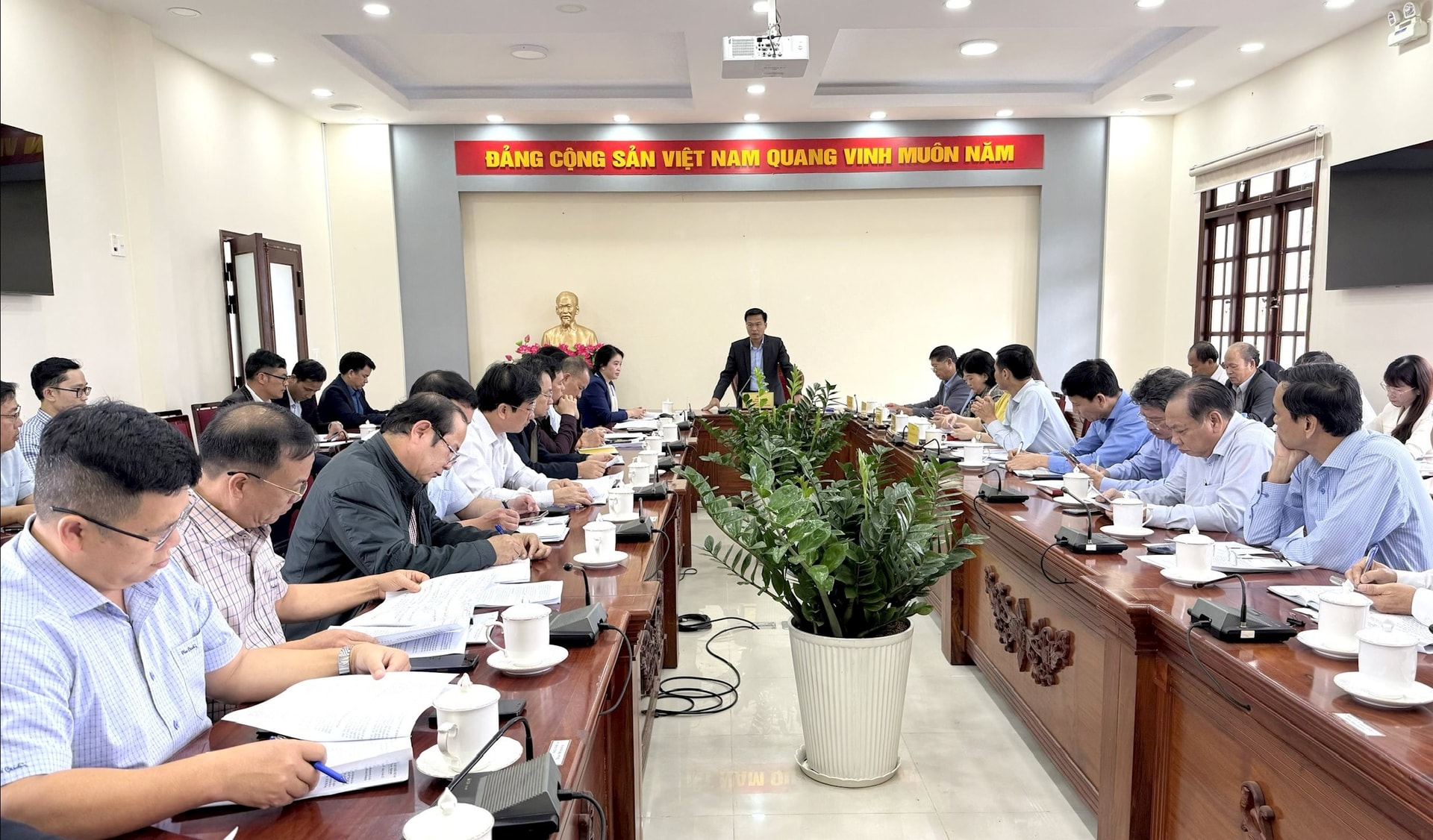 চিত্র ১০