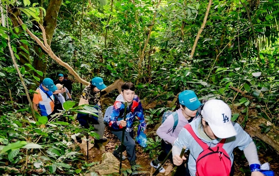 anh-bai-trekking.jpg