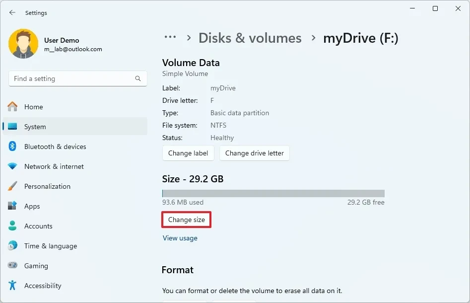 Sử dụng tùy chọn Shrink Volume trong Disk Management
