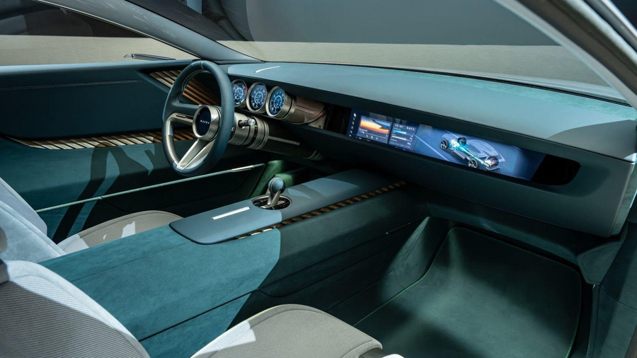 Màn hình lớn được áp dụng vào trong mẫu xe Mazda Vision X-Coupe. glo-vision-x-coupe-3.jpg