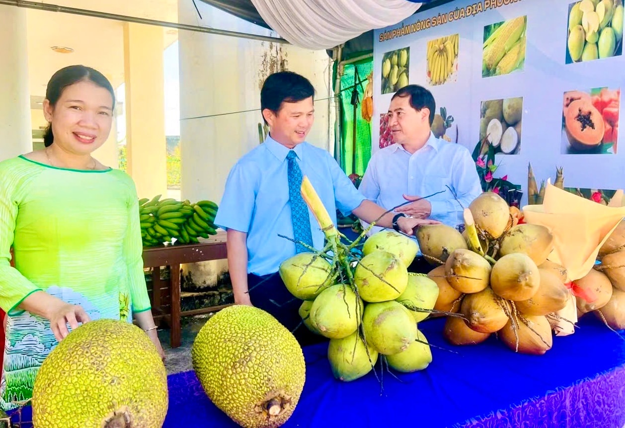 Stand med utstilling av landbruksprodukter