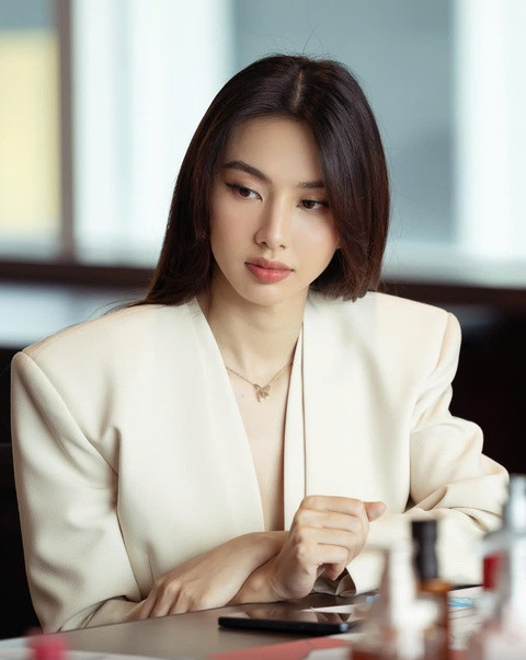 Đoàn Di Băng và Hoa hậu Thuỳ Tiên từng livestream bán hàng cùng nhau- Ảnh 4.