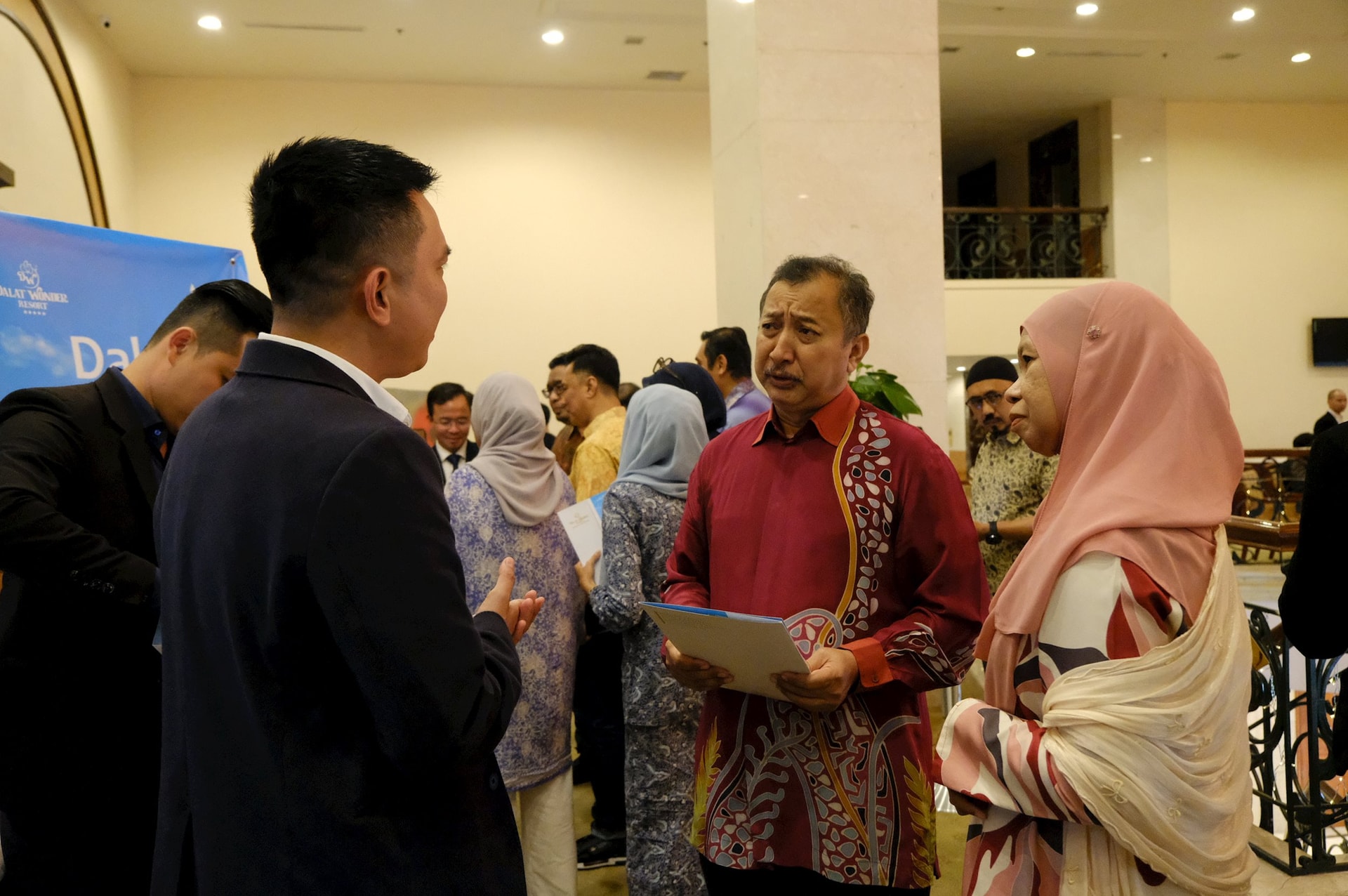 Lam Dong e empresas malaias trocam informações