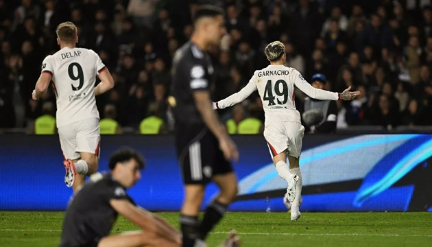 Garnacho giành lại 1 điểm cho Chelsea.