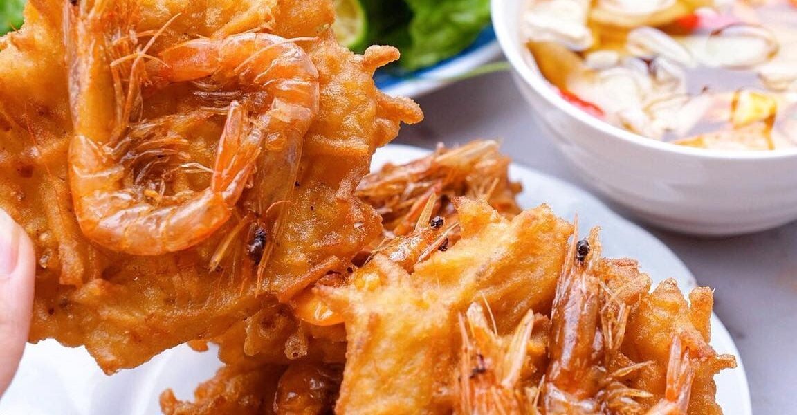 Hồ Tây nằm gần đền Quán Thánh, Tây Hồ