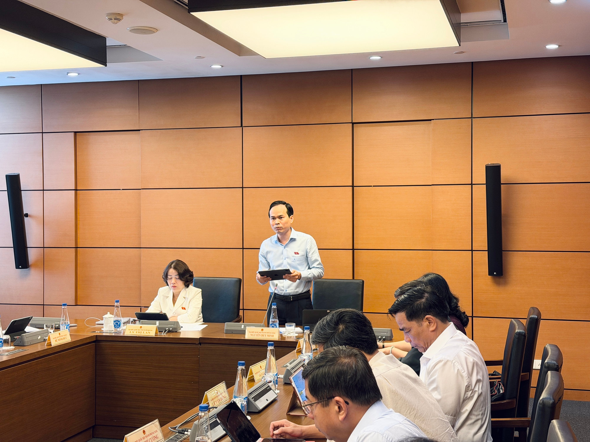 Đề nghị giới hạn lại phạm vi miễn giấy phép xây dựng, bổ sung quy định hậu kiểm, xác nhận hoàn công- Ảnh 1.