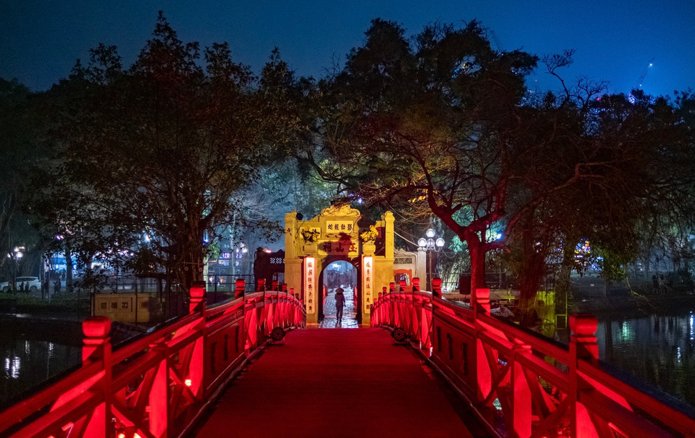 Trải nghiệm tour đêm tâm linh mới nhất ở Hà Nội: Kỳ công, hoành tráng và nhiều hứa hẹn