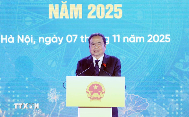 ttxvn-chu-tich-quoc-hoi-du-le-huong-ung-ngay-phap-luat-viet-nam-nam-16.jpg