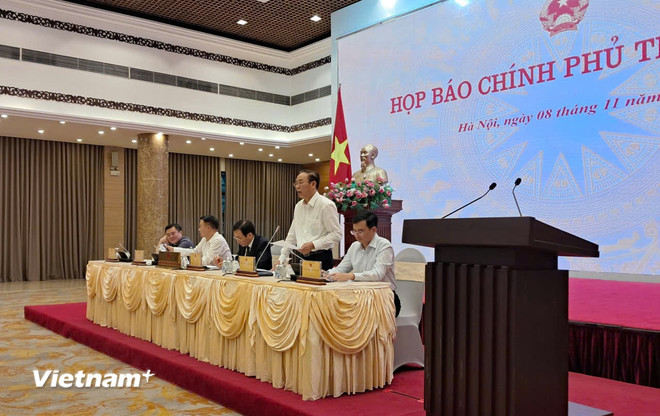 vnp-thu-truong-phung-duc-tien-phat-bieu-tai-hop-bao-chinh-phu.jpg