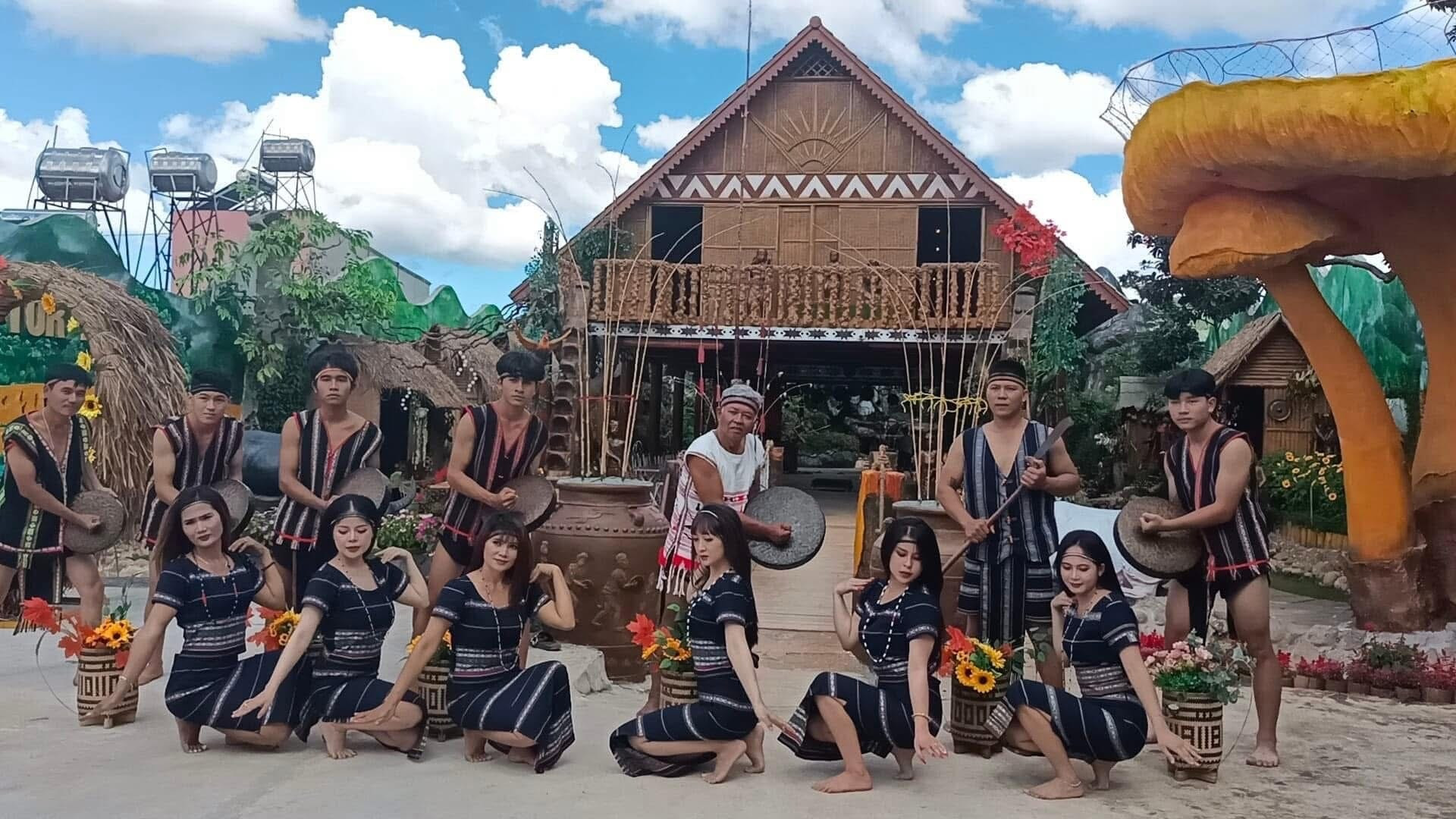 doi-cong-chieng-co-nhung-thanh-vien-cua-bon.jpg