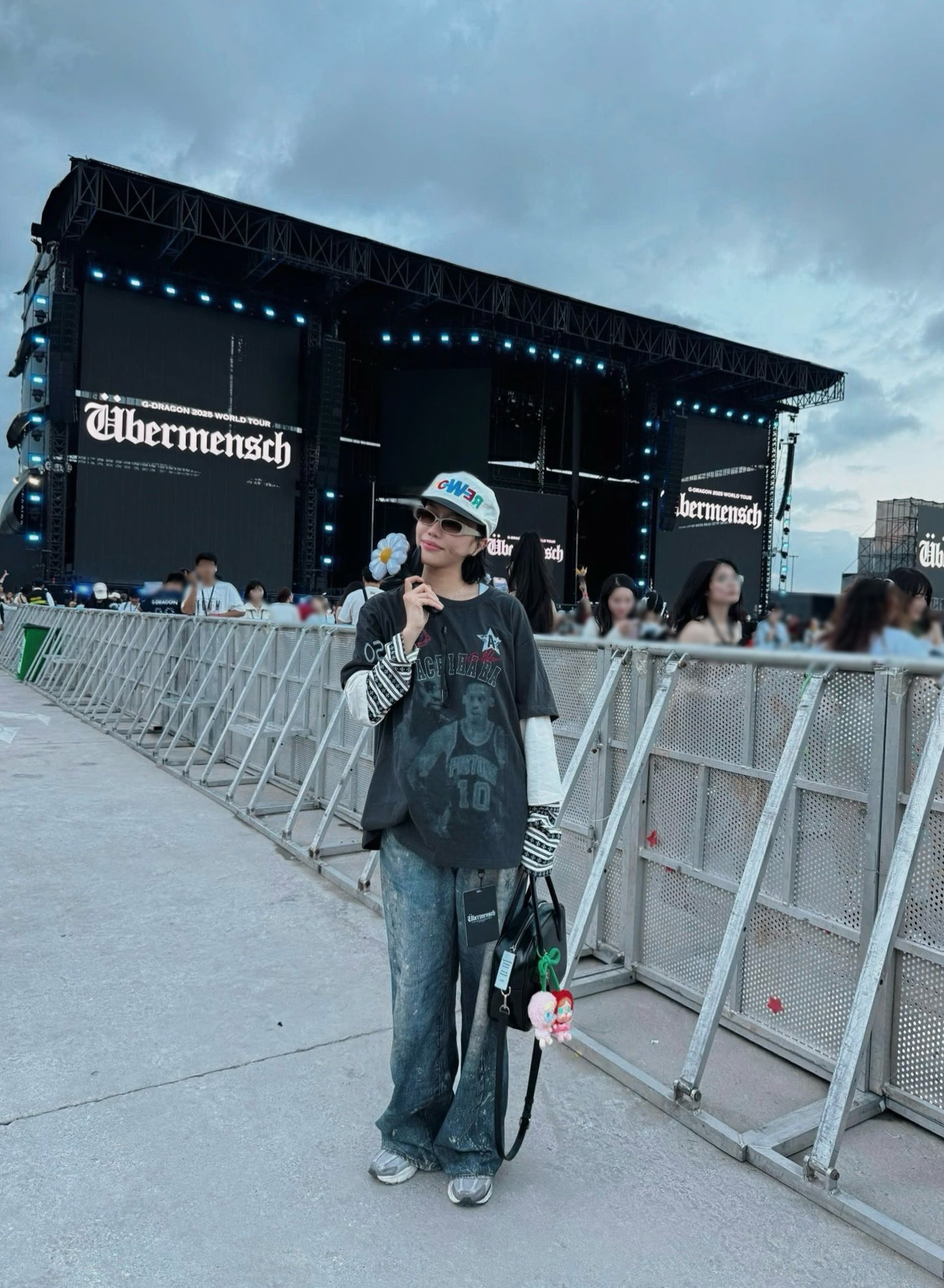 Diễn viên Diệu Nhi check-in tại concert của G-DRAGON.