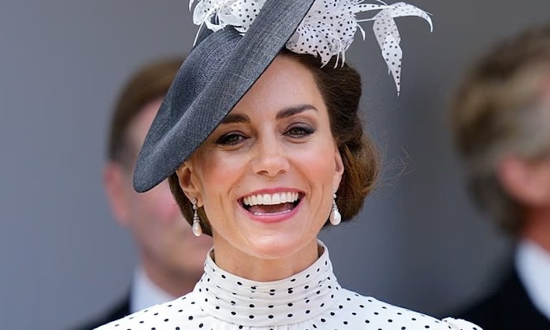 Công nương Catherine, Vương phi xứ Wales, là một biểu tượng của sự thanh lịch.