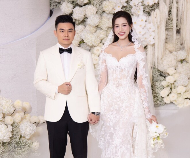 Hình ảnh đầu tiên của Hoa hậu Đỗ Thị Hà và thiếu gia Viết Vương tại tiệc cưới ở Hà Nội.